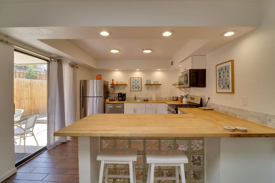 Walk to Shopping Center & Park: ABQ Extended Stay House in Albuquerque