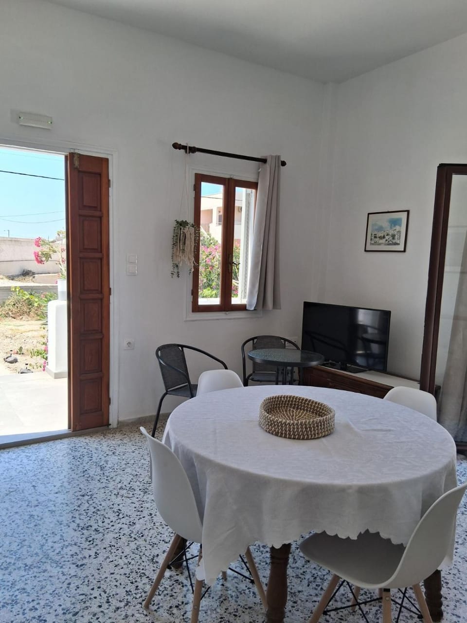 Facade/entrance, Living room