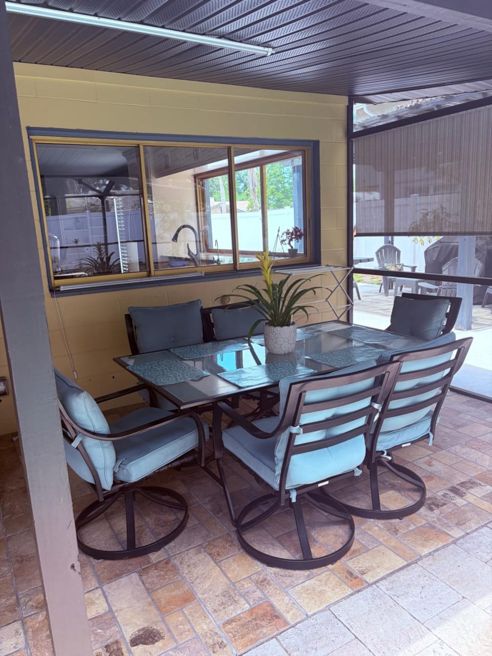 Patio, Dining area
