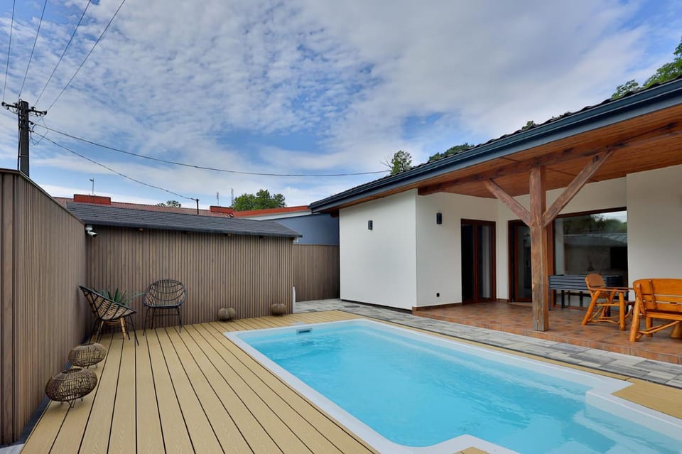 Garden, Swimming pool