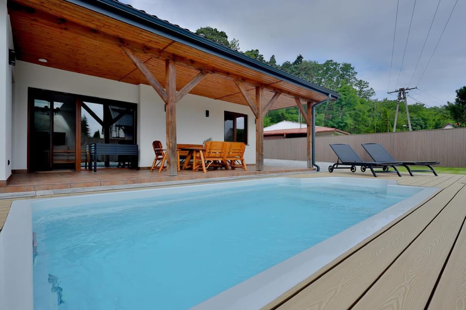 Garden, Swimming pool