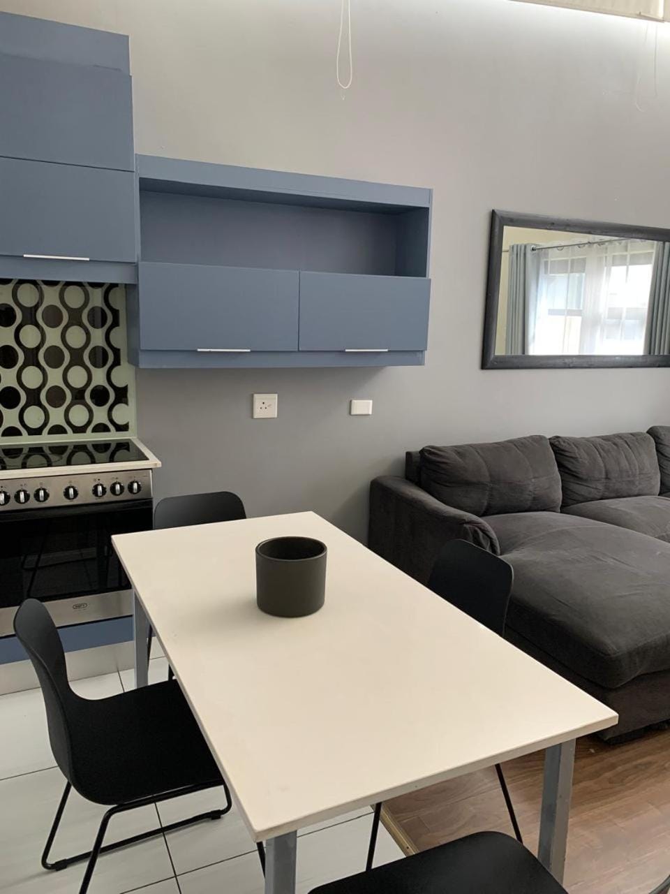 Lovely 2 bedroom unit, inverter, complex pool Apartment in Sandton