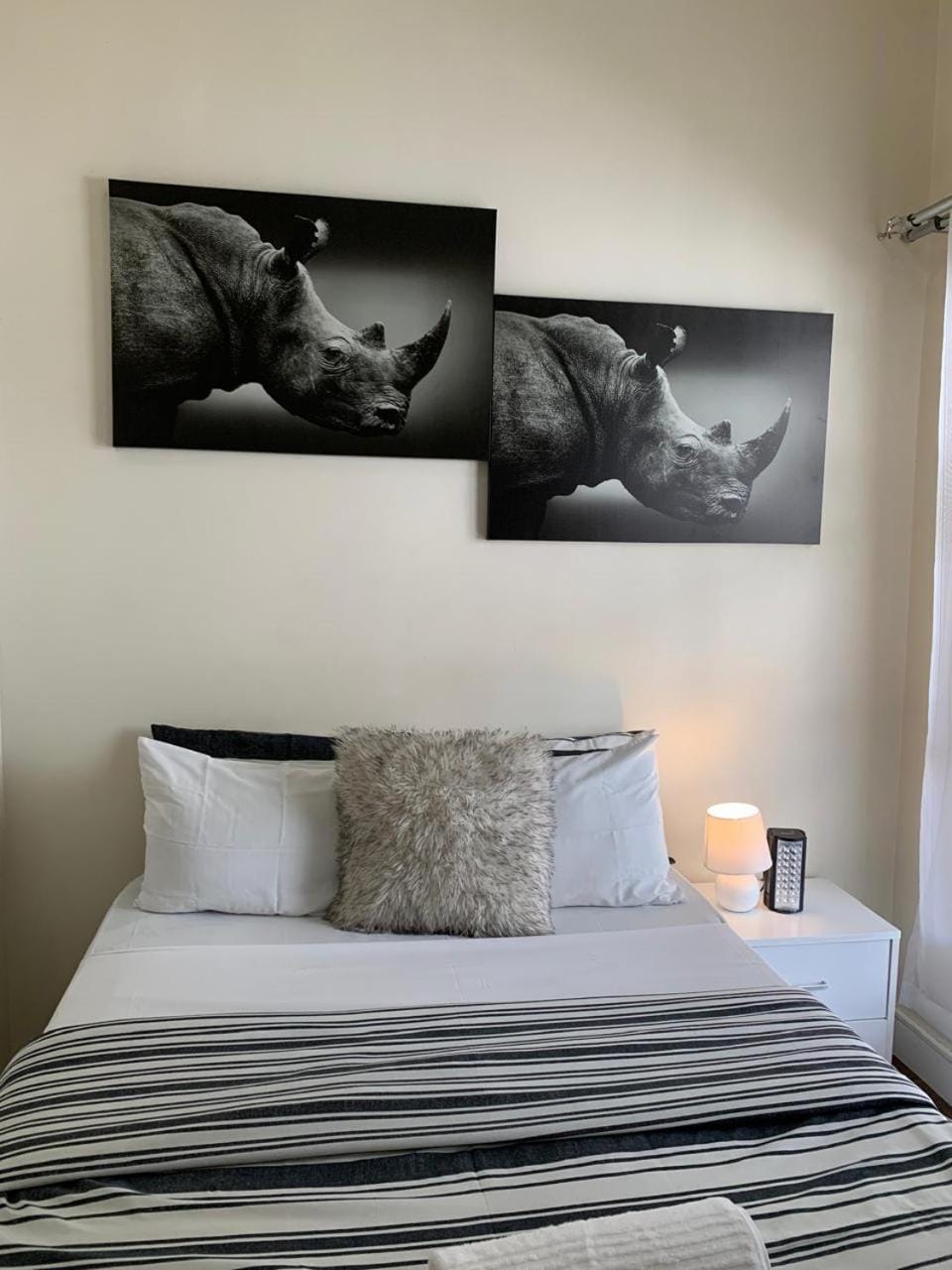 Lovely 2 bedroom unit, inverter, complex pool Apartment in Sandton