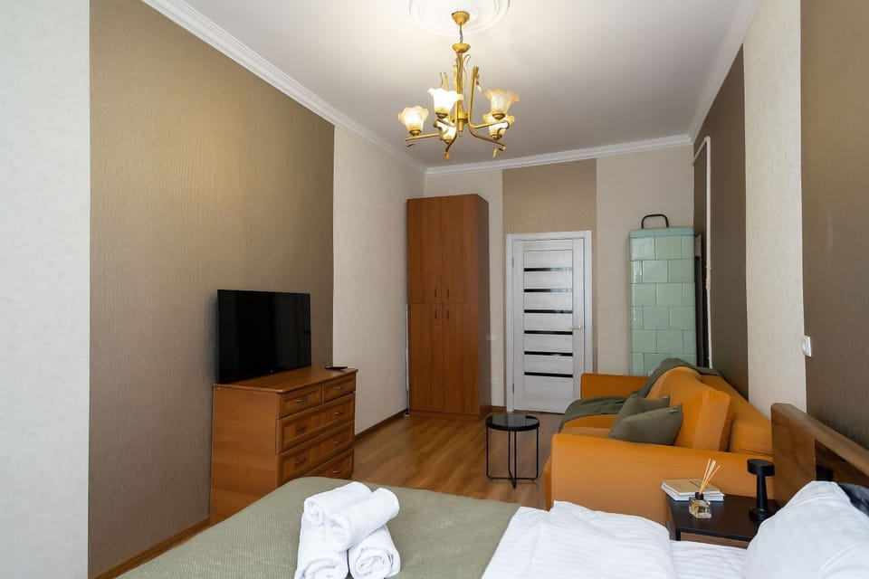 Bed, TV and multimedia, Bedroom, wardrobe