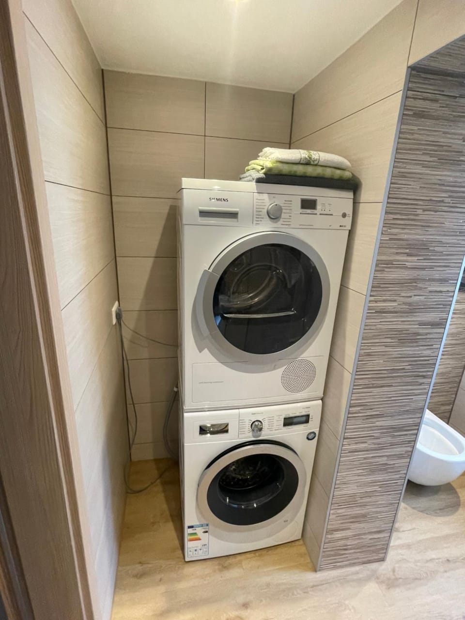 Möblierte 50 m2 Einliegerwohnung zur Kurzzeitmiete in Oberkochen Apartment in Aalen