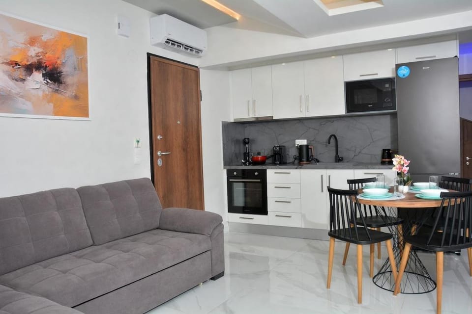Living room, Dining area, kitchen