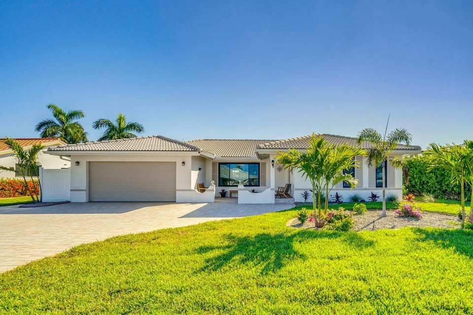 Boat Dock, Heated Pool! Waterfront Punta Gorda Gem House in Punta Gorda