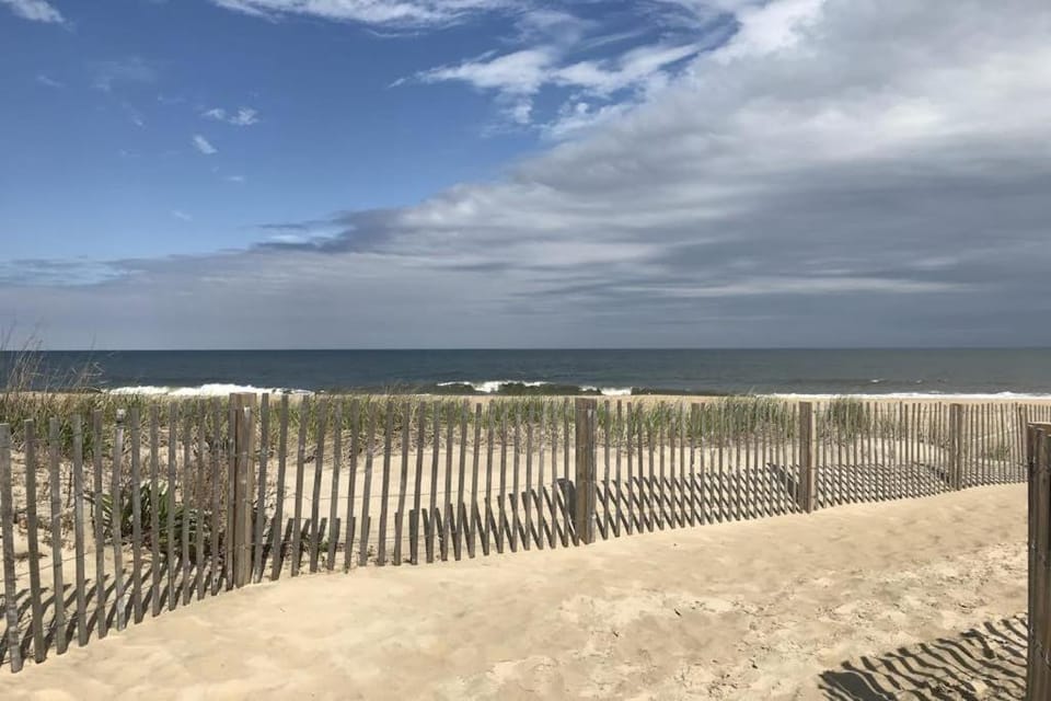 3rd-floor condo near the beach with balcony partial ocean views & central AC House in Ocean City