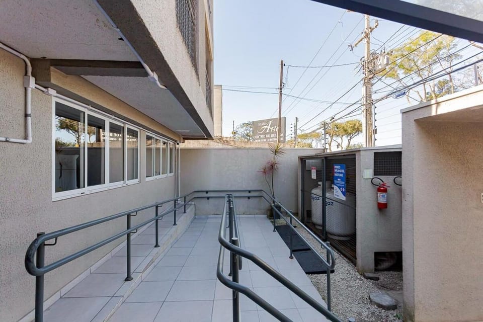 Apto Executivo Moderno próximo ao CIC e Hospital do Trabalhador Apartment in Curitiba