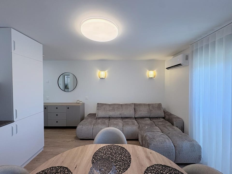 Living room, Seating area, air conditioner
