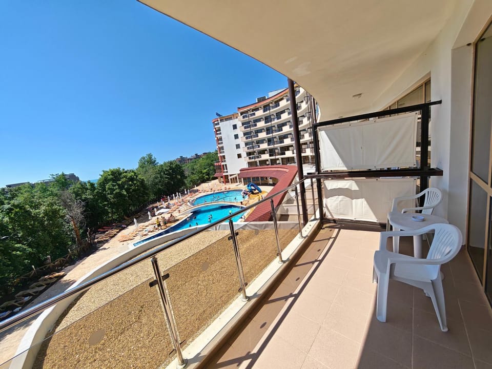 Day, Balcony/Terrace, Seating area