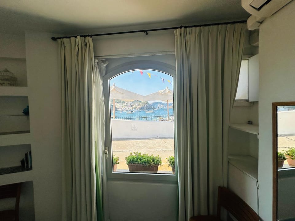 Sea view, air conditioner