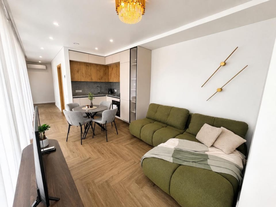 Kitchen or kitchenette, Living room, Seating area, Dining area