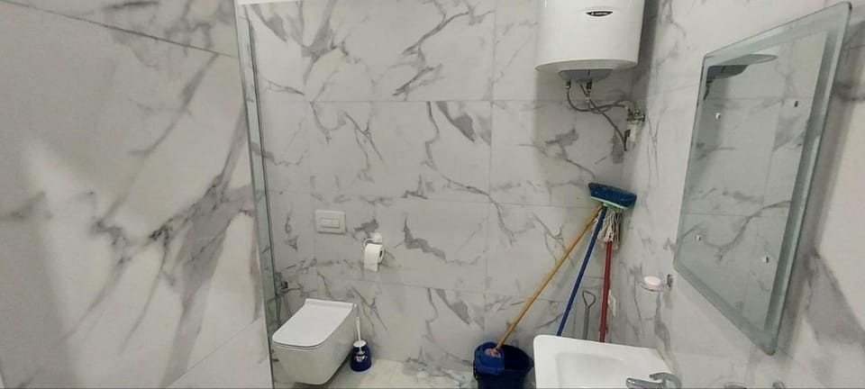 Entire apartment on the first floor Apartment in Vlorë