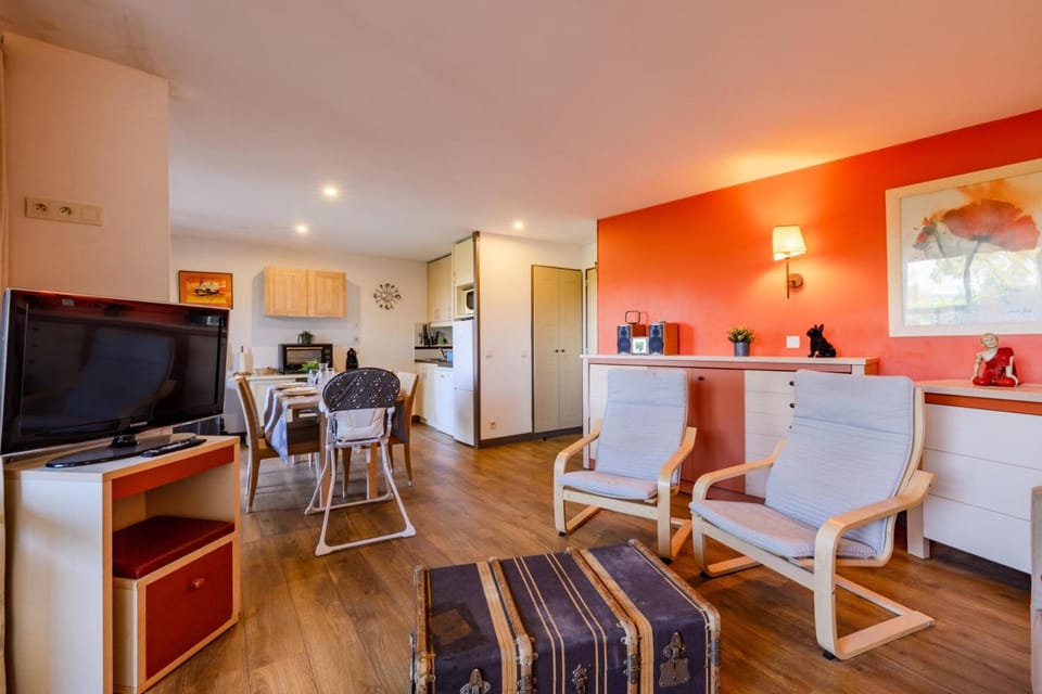 Résidence le Village de Cap Esterel - maeva Home - Appartement 1 chambre 1 coin cabine 7 personnes avec terrasse et parking MAE-9083 Cabin in Saint-Raphael