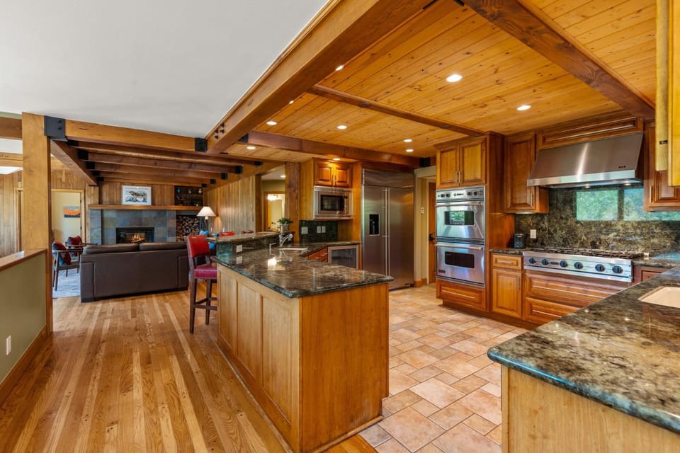 Kitchen or kitchenette, kitchen