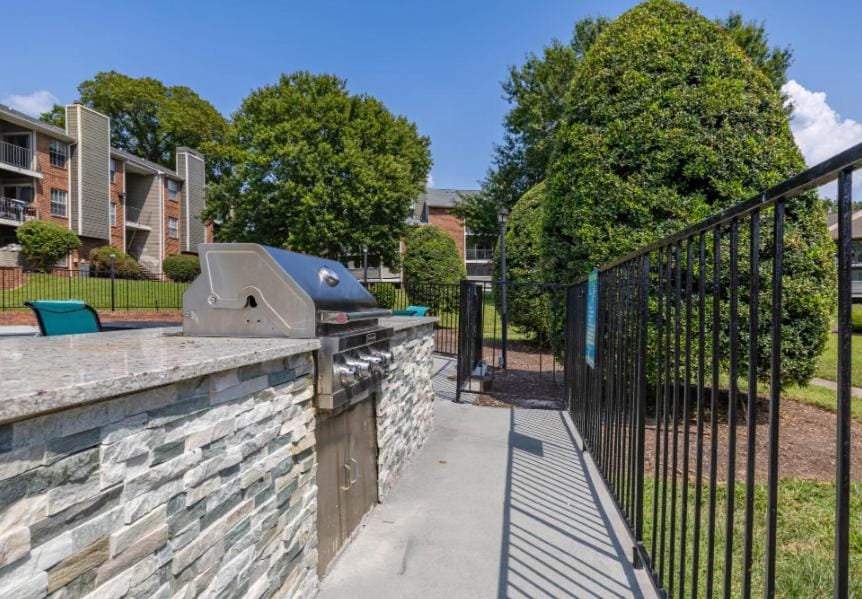 Preakness Comfort Meets Convenience Apartment in Hermitage