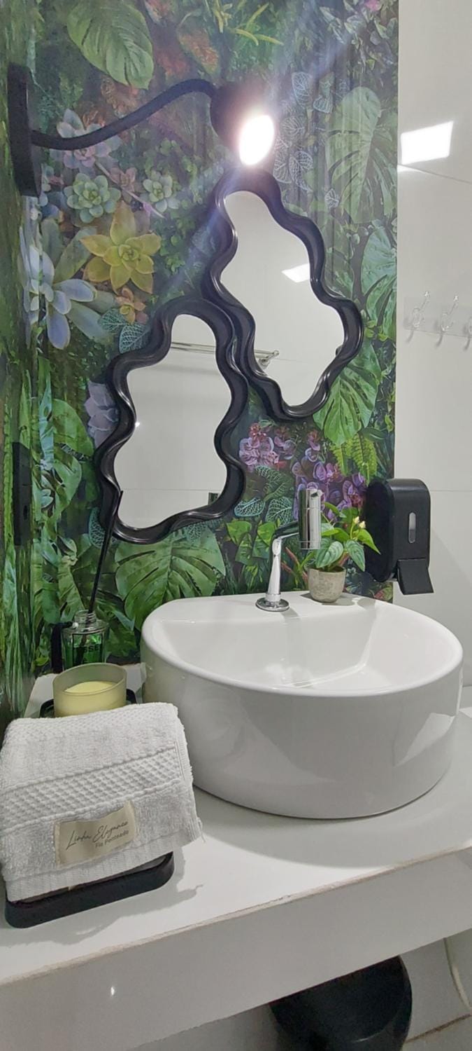 Toilet, Decorative detail, Decorative detail, towels, towels