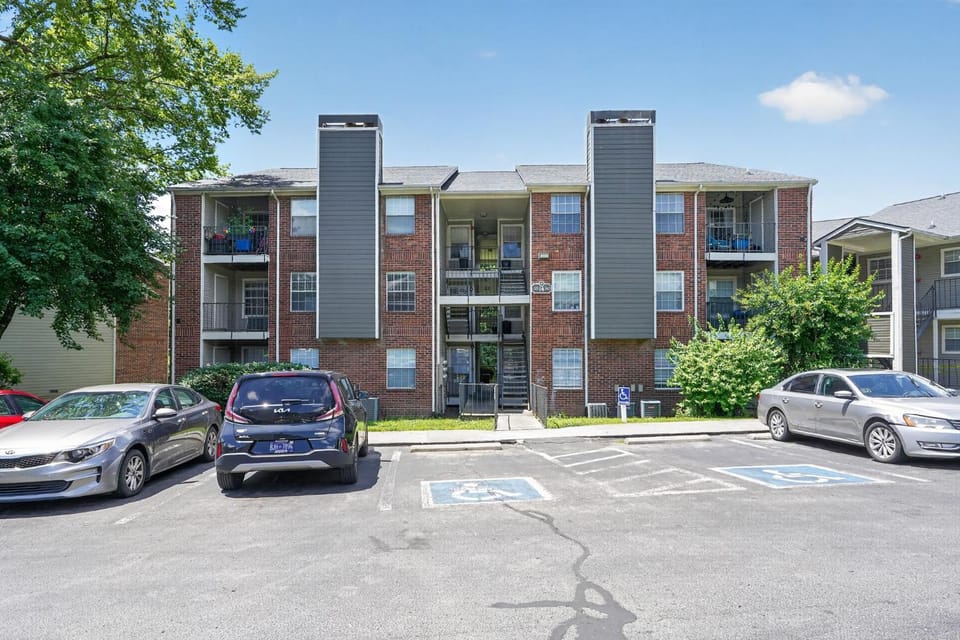 Preakness Ideal for Work or Play Apartment in Hermitage