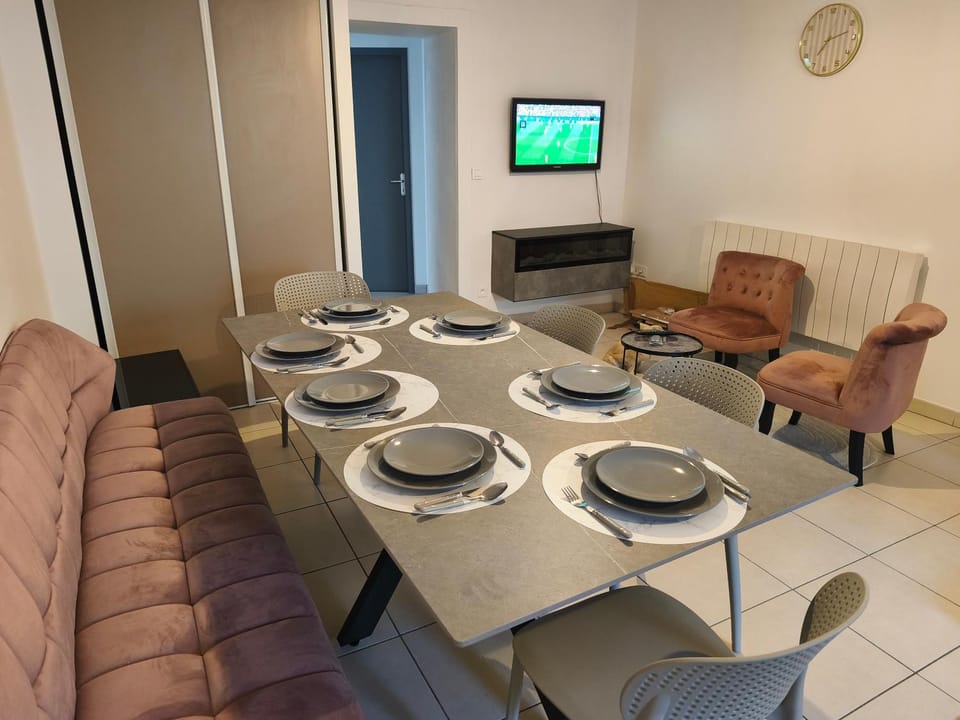 NEW! Appartement PrixMalin 1 à 7 personnes Apartment in Jura
