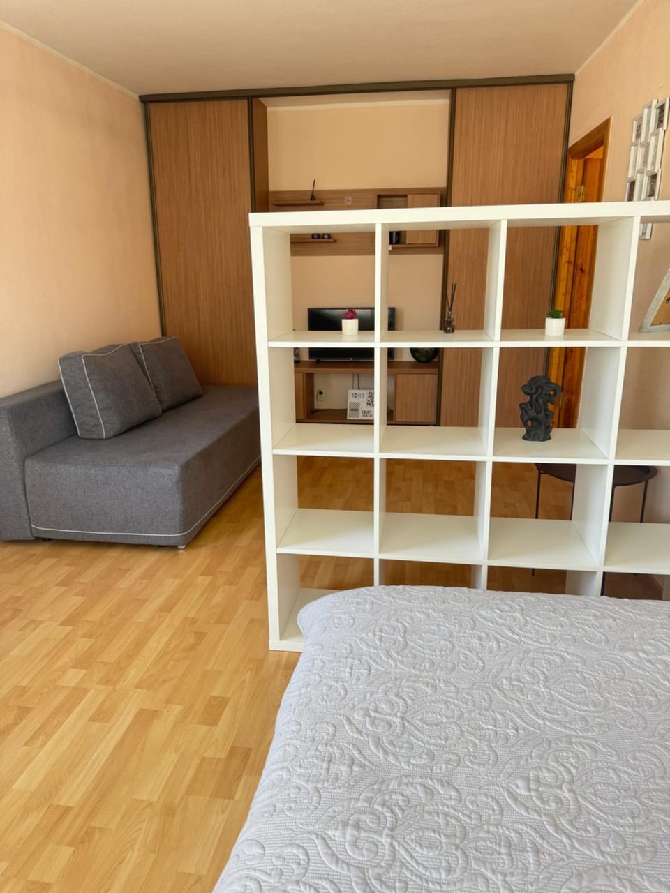 Living room, Photo of the whole room, Seating area