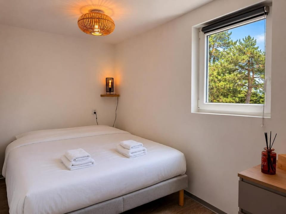 Bed, View (from property/room), towels
