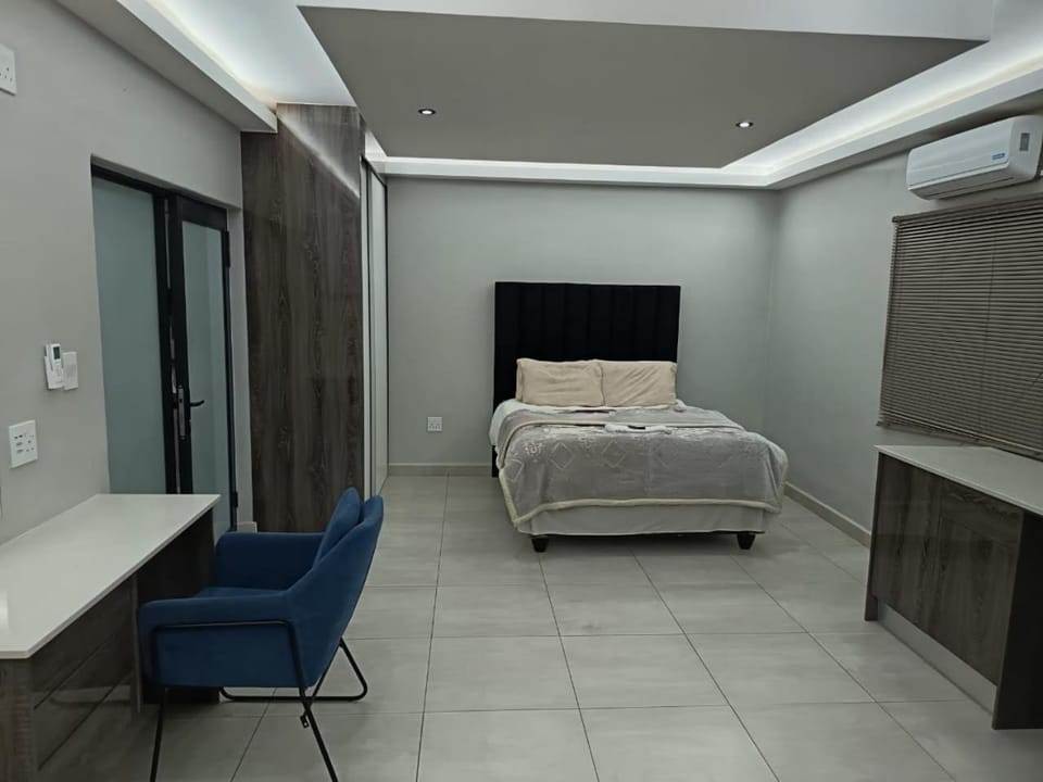 New Hillcrest centre guest House Bed and Breakfast in South Africa
