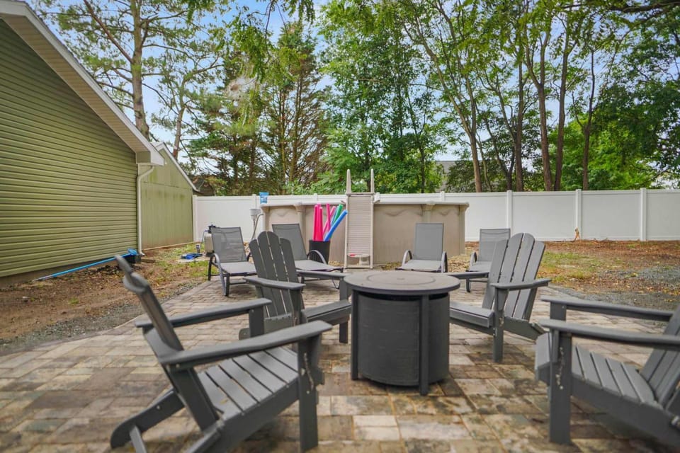 Private Pool-Fire Pit- Game Room - 20min to Beach House in Dagsboro