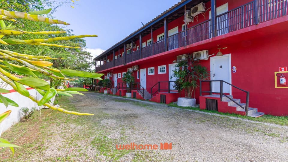 Suite com Piscina a 400m da Praia de Itamambuca House in State of São Paulo