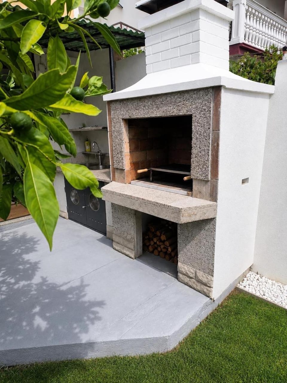 Studio Silvia - Free parking, WiFi & private yard with BBQ Apartment in Rijeka