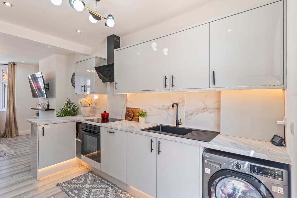 Kitchen or kitchenette, dishwasher, oven, stove, washing machine, kitchen, kitchen