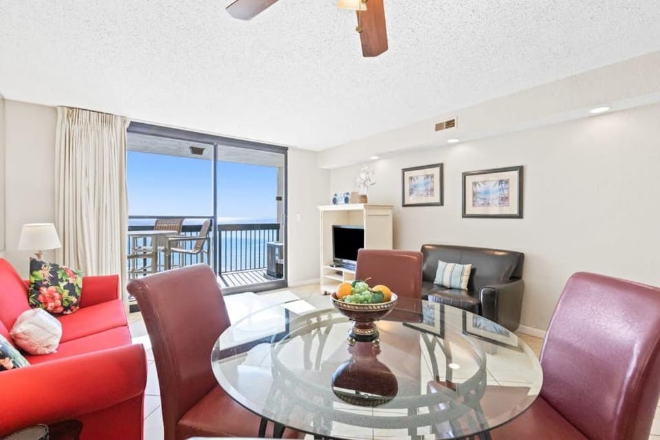 Beachfront Condo with Private Balcony - Shared Pools Hot Tub & Fitness Room House in Destin