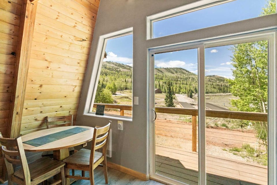 Ski-Lee Retreat - Ski - Hike - Explore - Sleeps 10 House in Brian Head