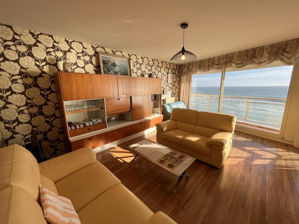 Appartement 2 chambres, centre Les Sables-d'Olonne, balcon, Wifi - FR-1-197-143 Apartment in Les Sables-d'Olonne