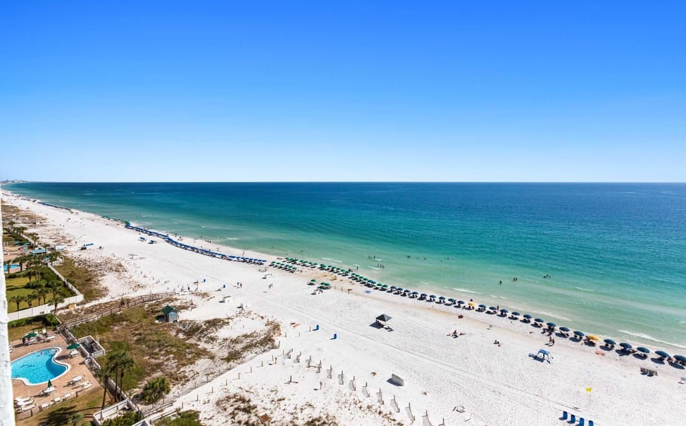 Gulf-front condo with balcony overlooking beach & water - hardwood floors House in Destin