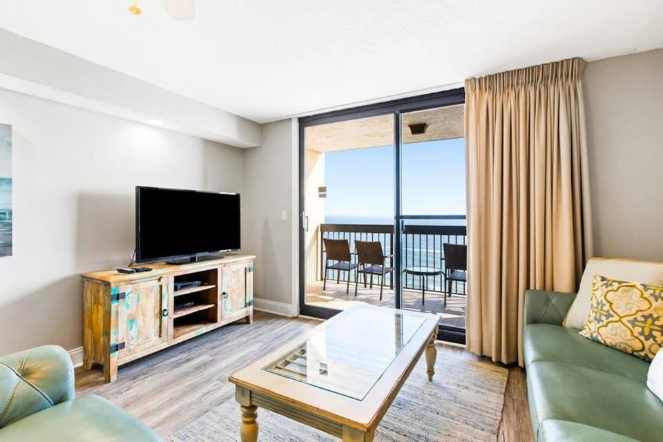 Gulf-front condo with balcony overlooking beach & water - hardwood floors House in Destin