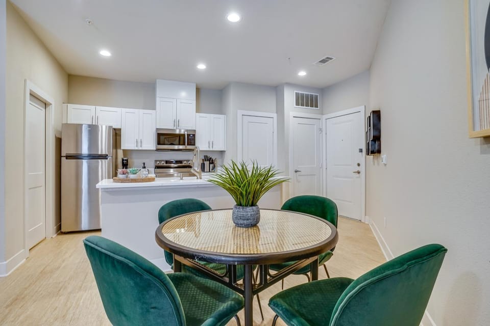 2 Mi to Dtwn Crowley! Modern Escape w/ Pool Access Apartment in Burleson