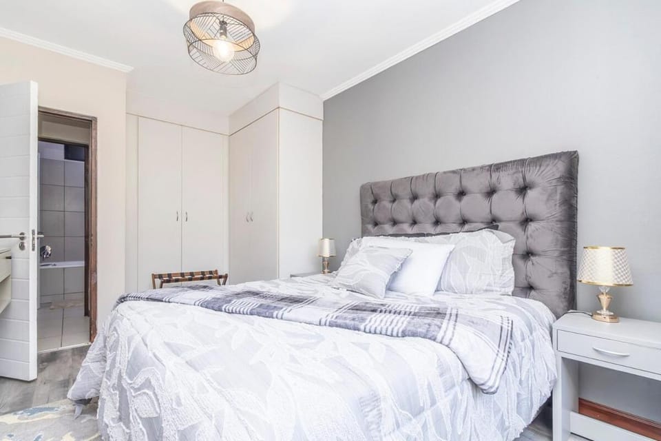 Ayakha's Retreat at Jackal Creek Apartment in Roodepoort