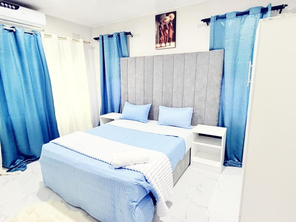 Bed, Bedroom, air conditioner