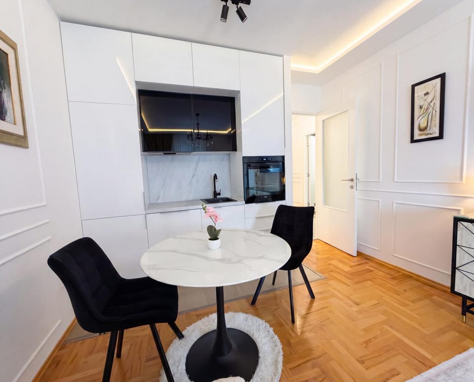 The Frenchie Apartment Sea view Apartment in Budva