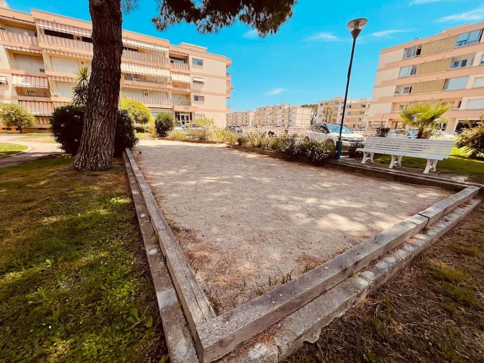 Studio cosy avec piscine, port et plages à pied Apartment in Mandelieu-La Napoule
