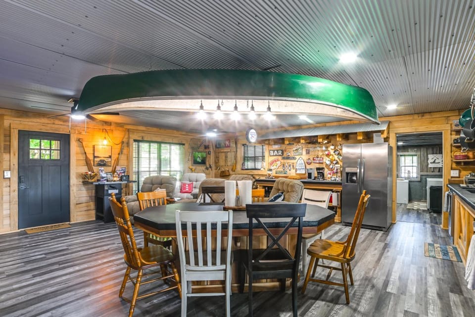 4 Mi to Boat Ramp! Ultimate Kentucky Lake Retreat House in Kentucky