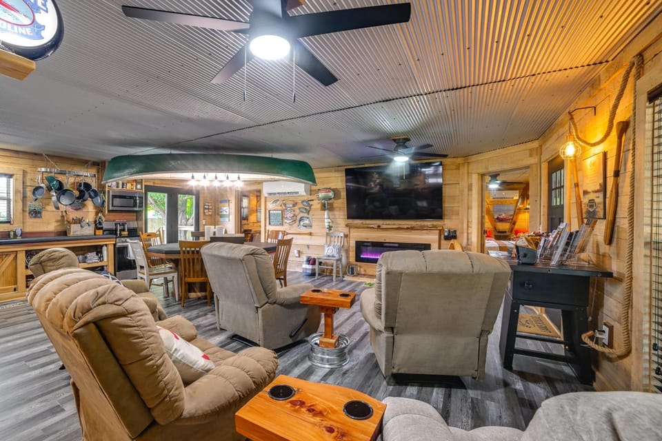 4 Mi to Boat Ramp! Ultimate Kentucky Lake Retreat House in Kentucky
