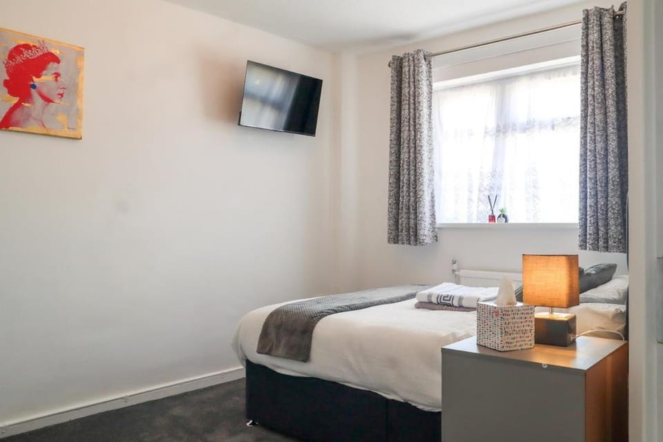Modern 3-Bed Home by ExCeL Centre & City Airport Apartment in London