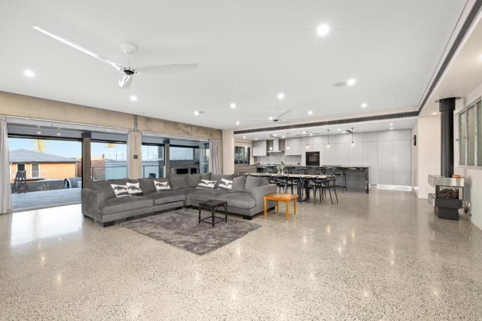 The Margate Prestige Retreat House in Margate