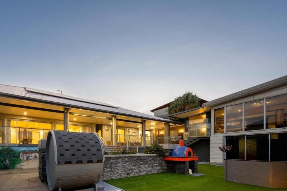 The Margate Prestige Retreat House in Margate