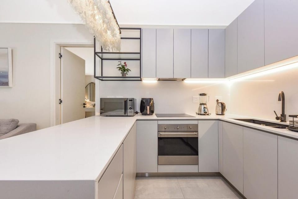 Hyde Park Rose - 2 beds, 2 baths, Gym, Pool Apartment in Sandton