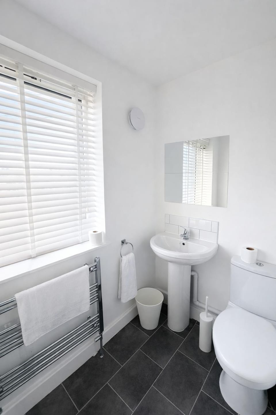 Shetland House- 4bedroom - 3 bathrooms -Contractors Stay House in Corby