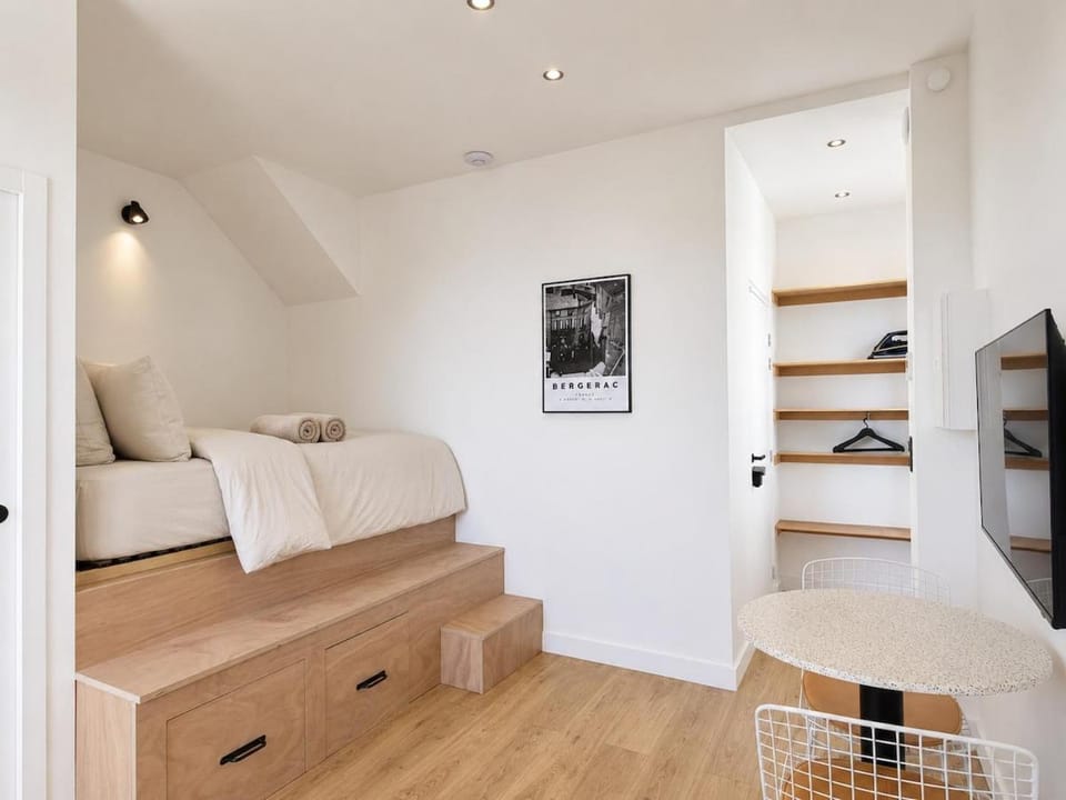 Sur les Traces de Cyrano - L'Annexe Apartment in Bergerac