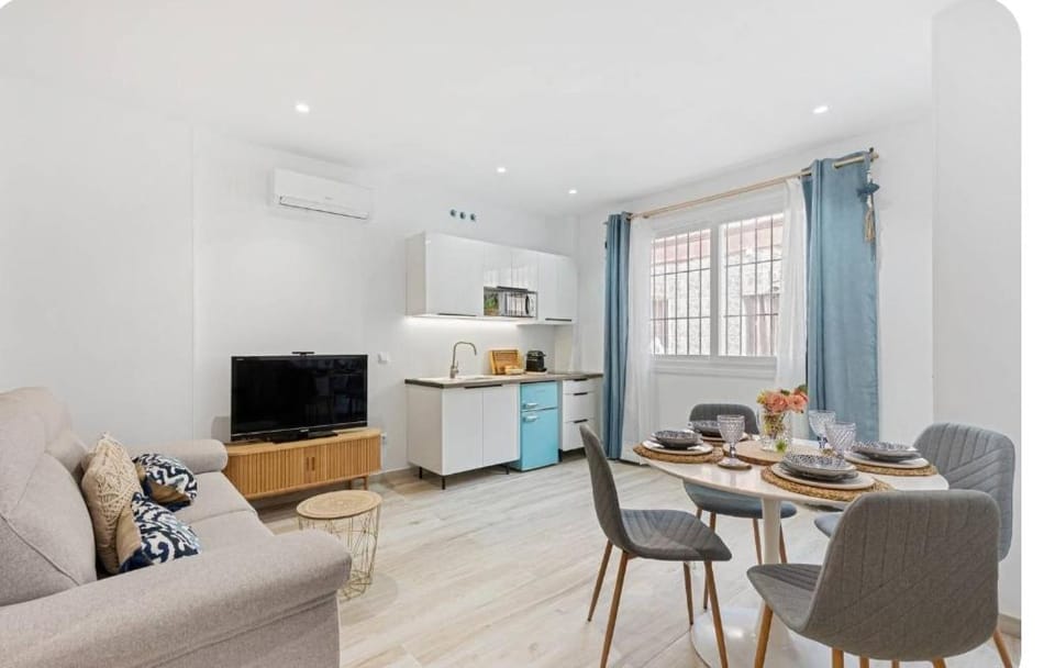 Apartments near the bus and train station Apartment in Malaga
